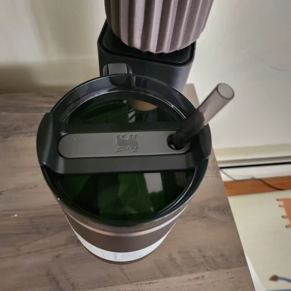ماگ دسته دار استنلی مدل QUENCHER H2O TUMBLER